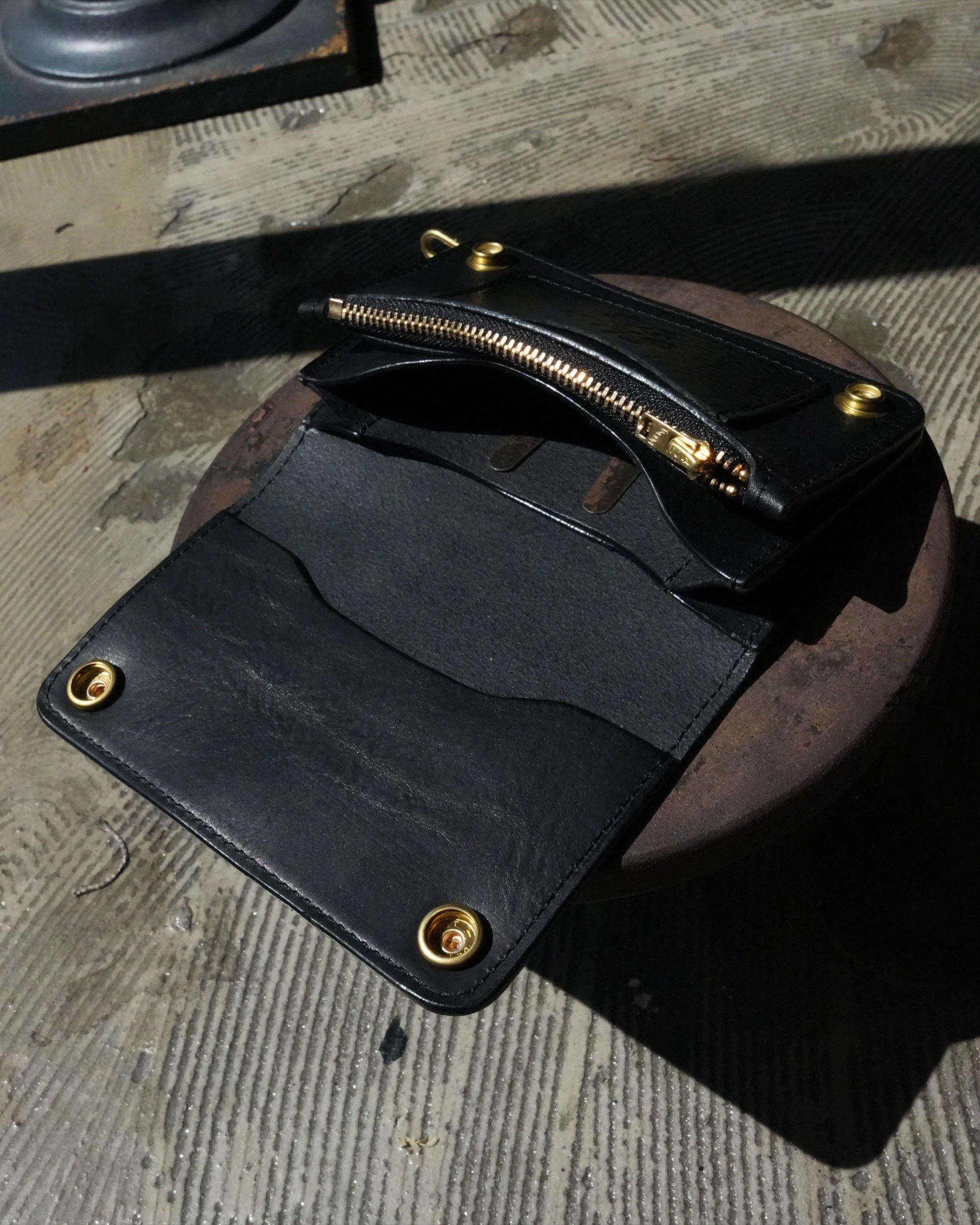 即納】 Atlantica Trucker wallet Brass | Additive and Line