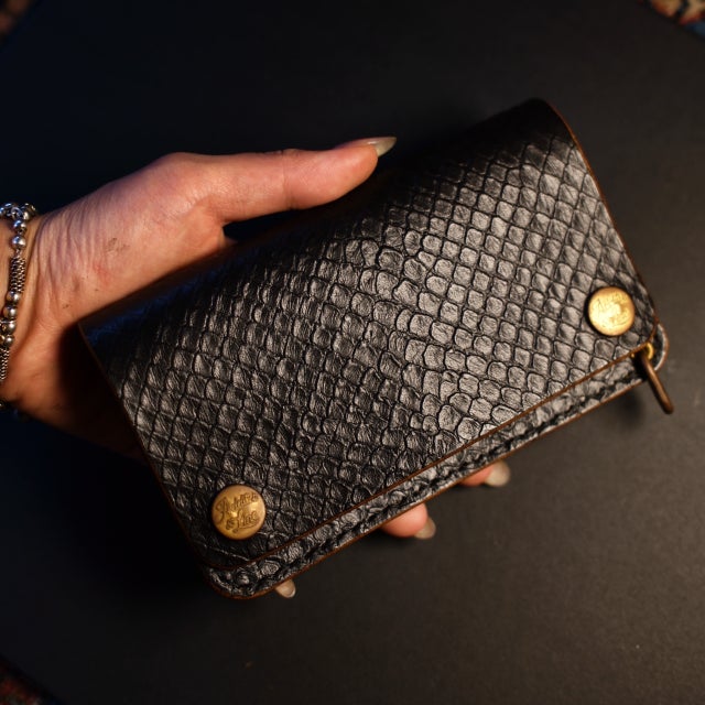 Middle Trecker Wallet | Additive and Line