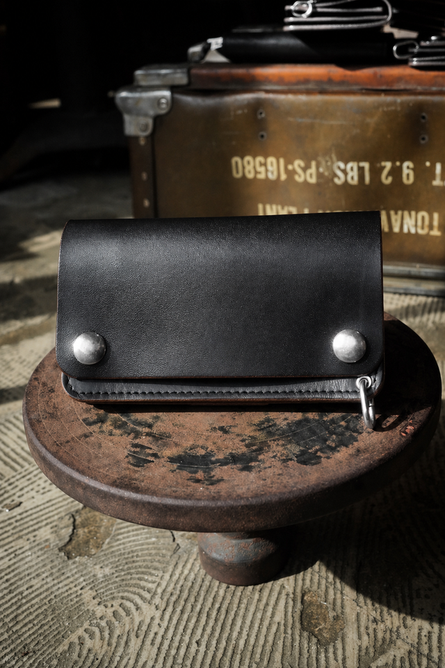 Middle Trecker Wallet | Additive and Line